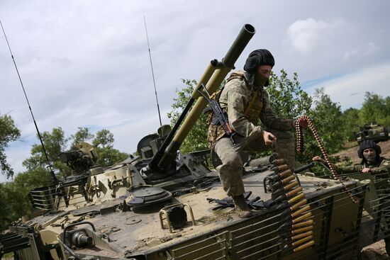 Добровольцы ЦВО проходят подготовку на БМП-3 в тыловом районе проведения СВО