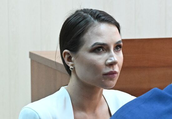 Заседание суда по вопросу о переводе под домашний арест В. Чекалиной