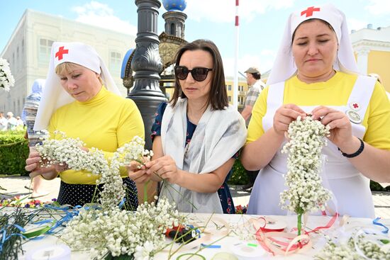 Благотворительная акция "Белый цветок" в Казани