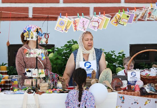 Благотворительная акция "Белый цветок" в Казани