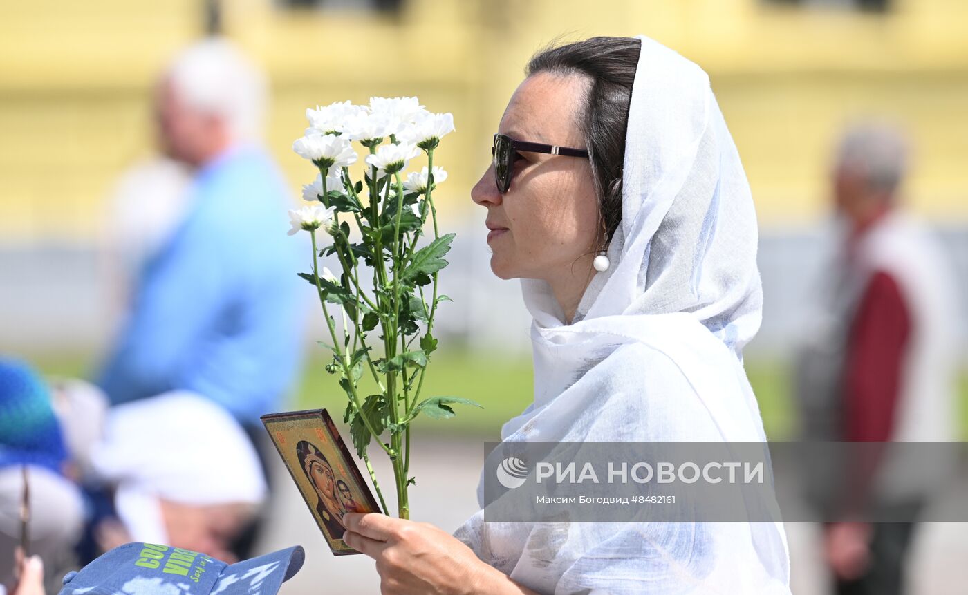 Благотворительная акция "Белый цветок" в Казани