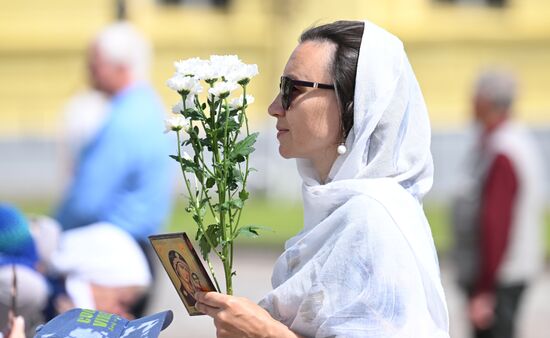 Благотворительная акция "Белый цветок" в Казани