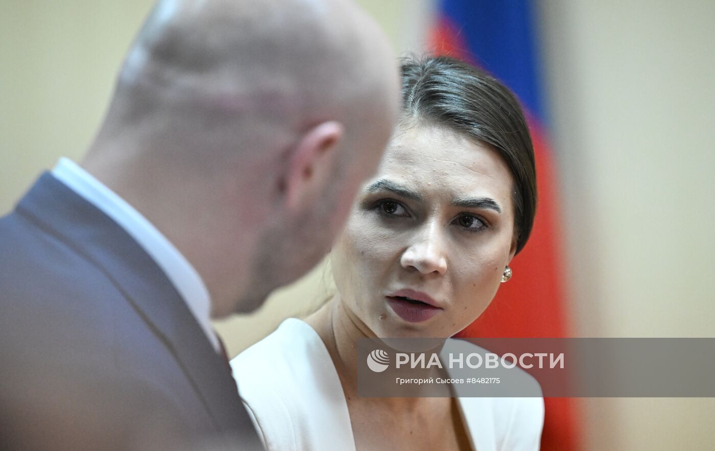 Заседание суда по вопросу о переводе под домашний арест В. Чекалиной