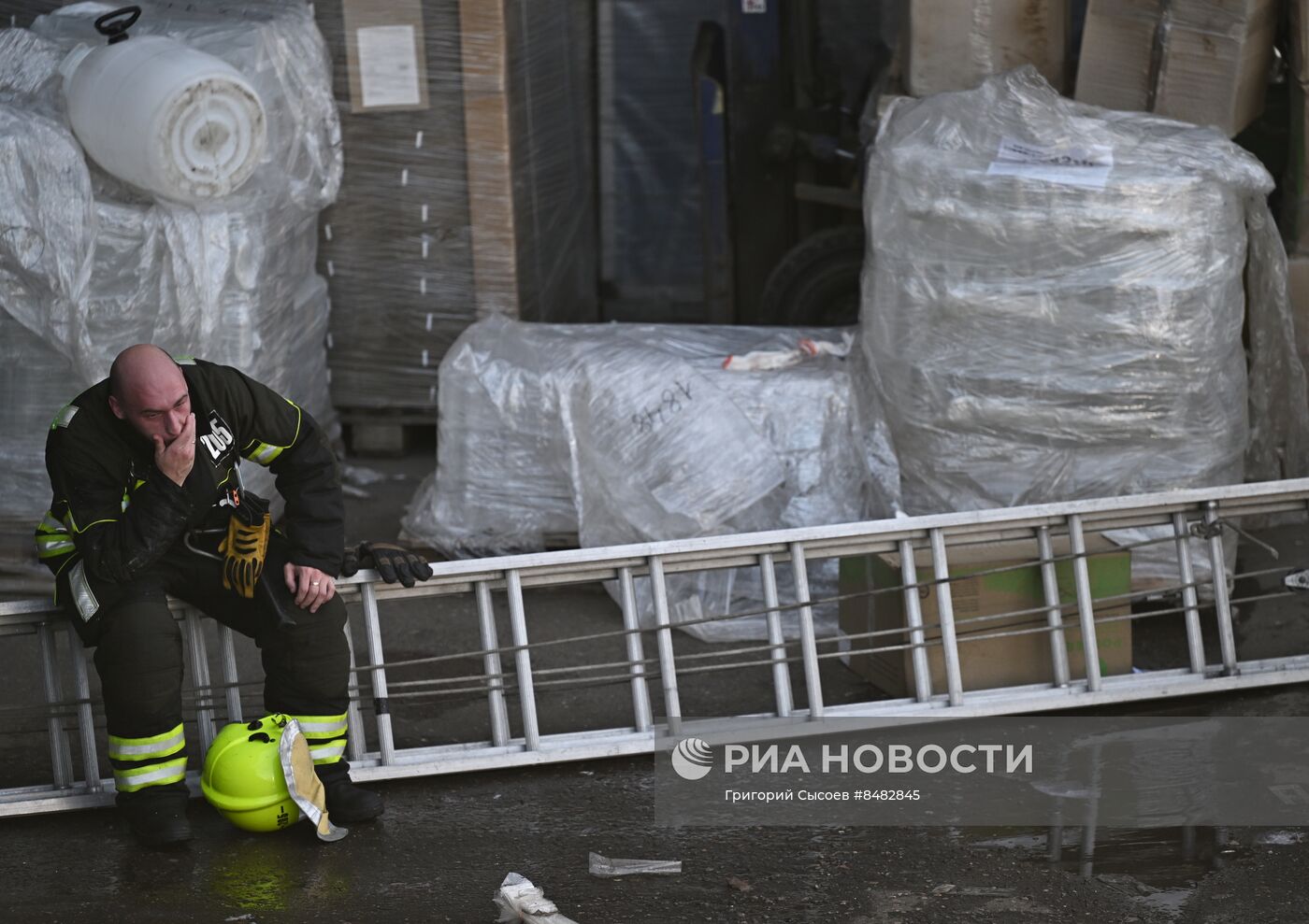 Прорыв горячей воды в ТЦ "Времена года" в Москве