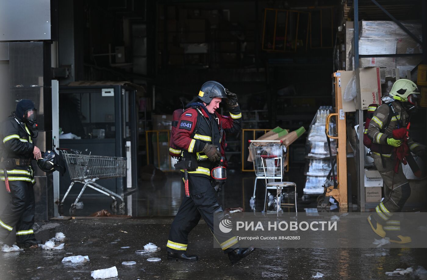 Прорыв горячей воды в ТЦ "Времена года" в Москве