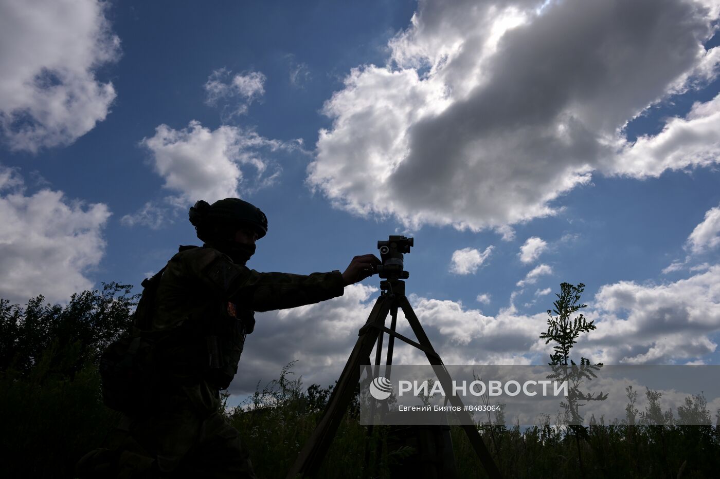 Расчеты РСЗО "Град" ЦВО ведут огонь агитационными снарядами по позициям ВСУ на Краснолиманском направлении