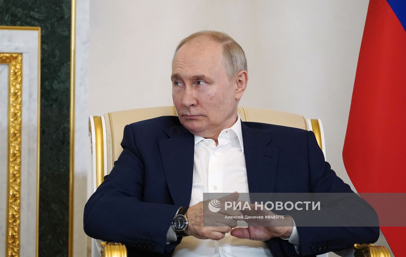 Встреча президента РФ В. Путина и президента Белоруссии А. Лукашенко