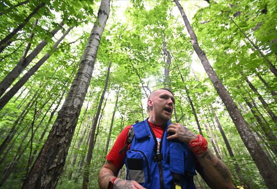 Учения добровольцев Национального центра помощи пропавшим детям в Казани