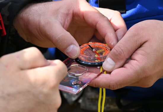 Учения добровольцев Национального центра помощи пропавшим детям в Казани