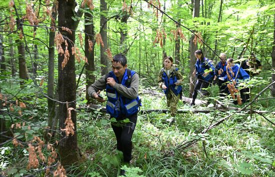 Учения добровольцев Национального центра помощи пропавшим детям в Казани