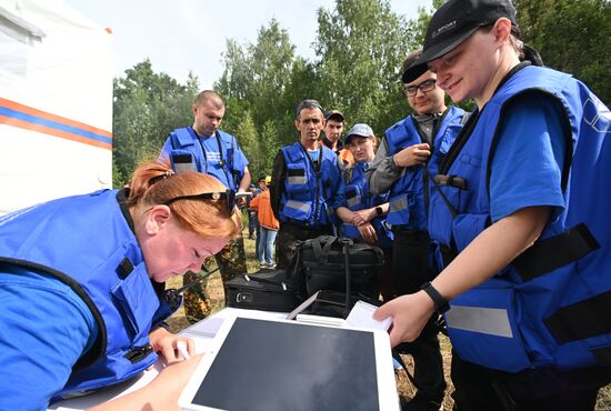 Учения добровольцев Национального центра помощи пропавшим детям в Казани