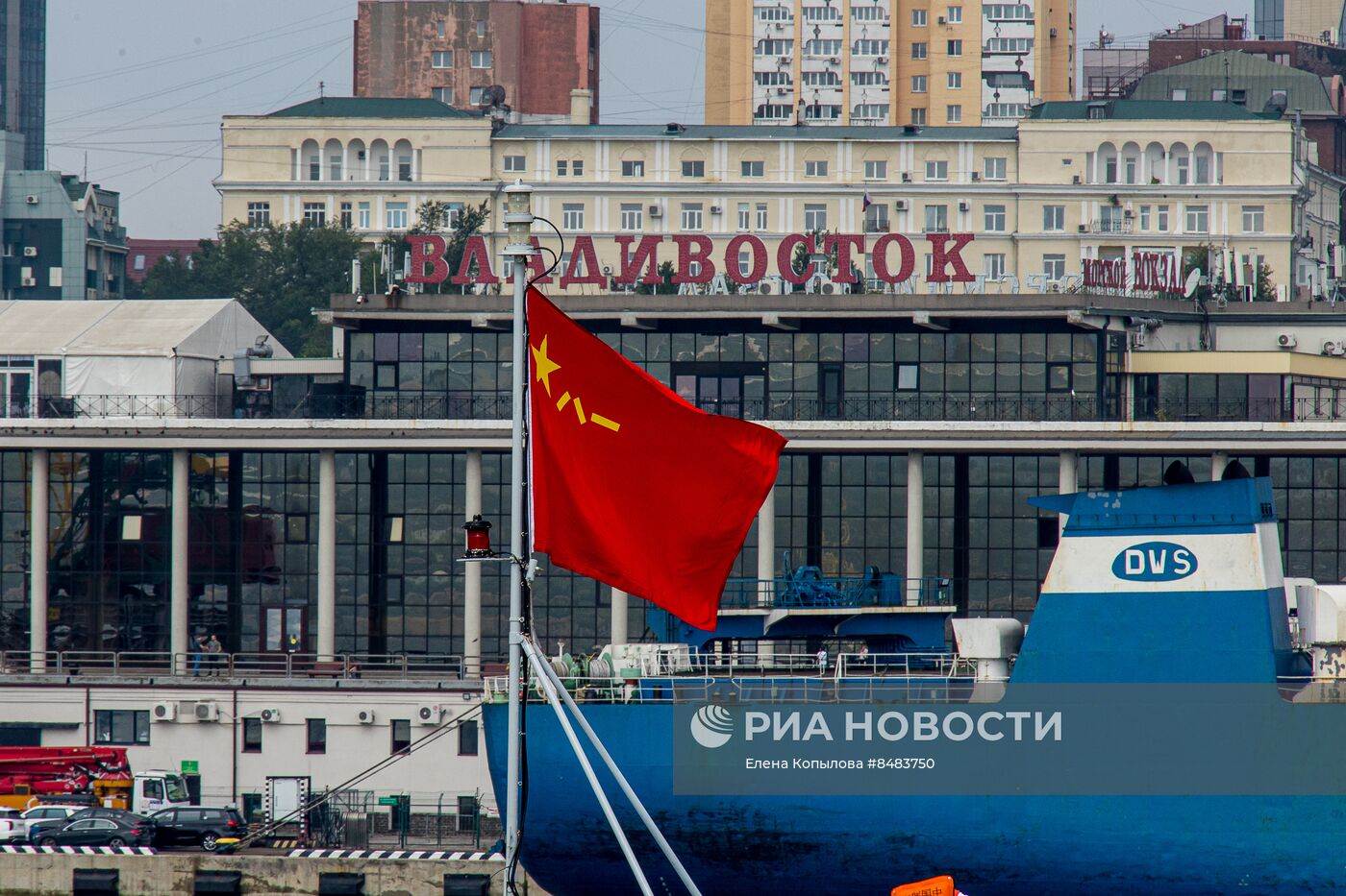 Корабли ВМС Китая прибыли во Владивосток после совместных российско-китайских учений