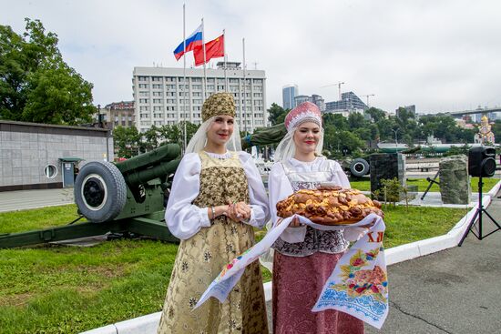 Корабли ВМС Китая прибыли во Владивосток после совместных российско-китайских учений