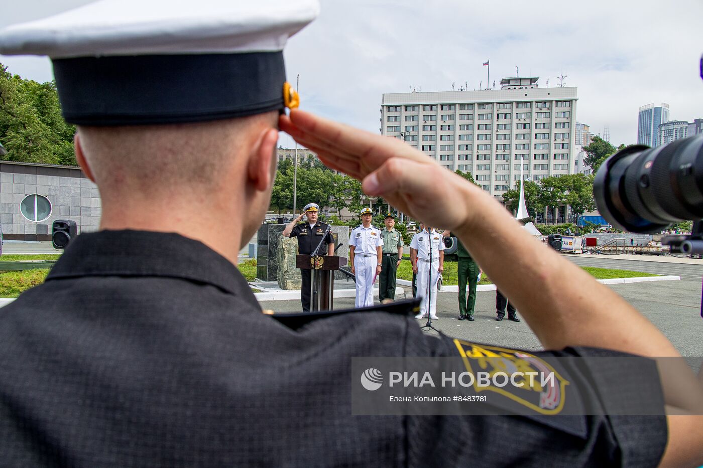 Корабли ВМС Китая прибыли во Владивосток после совместных российско-китайских учений