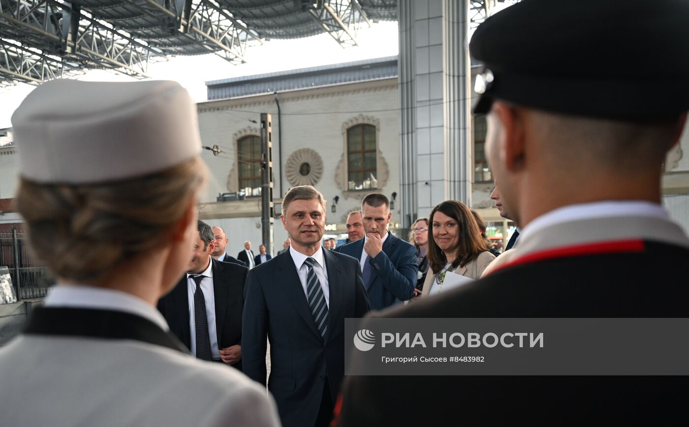 Отправление туристического вагона "КультСамара" в составе фирменного поезда