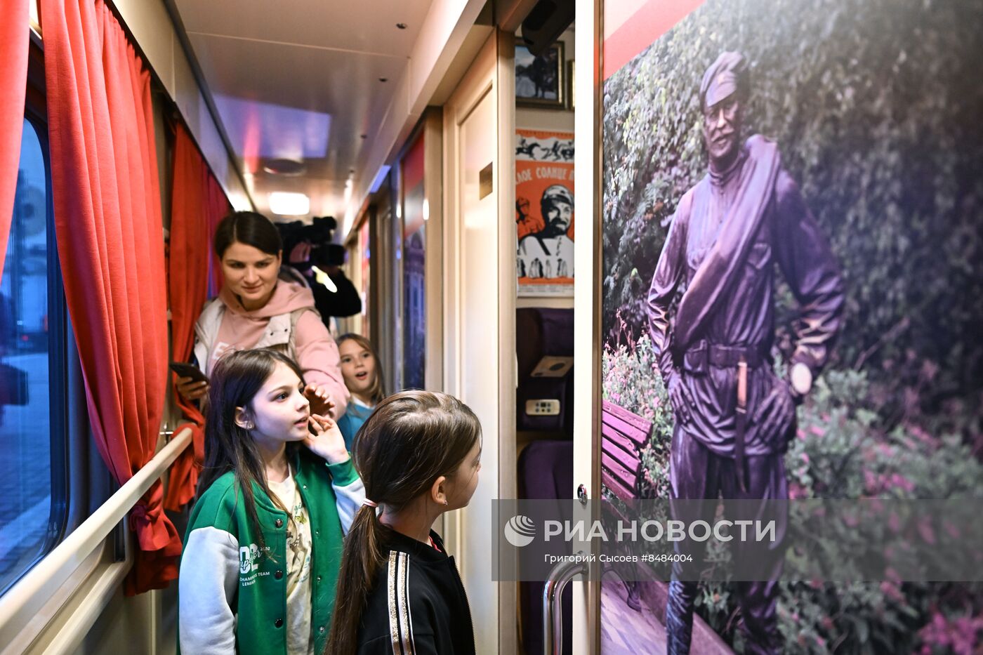 Отправление туристического вагона "КультСамара" в составе фирменного поезда