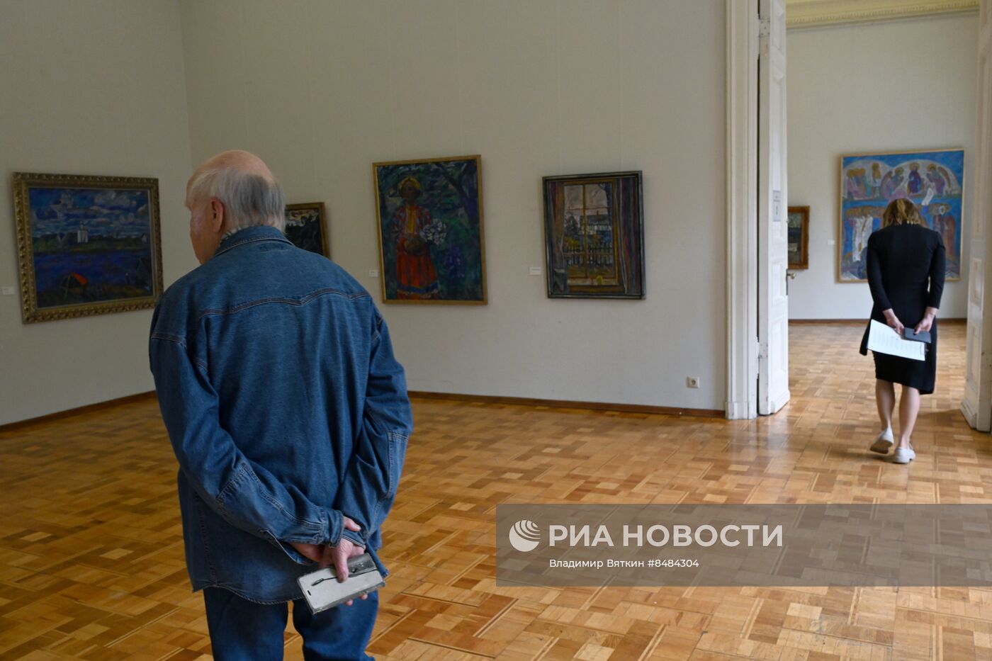 Выставка к 100-летию со дня рождения художника Э. Браговского