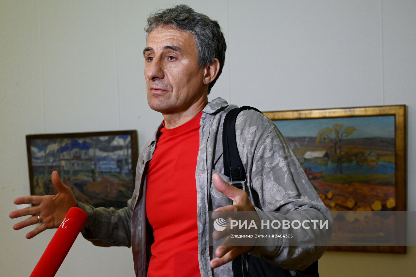 Выставка к 100-летию со дня рождения художника Э. Браговского