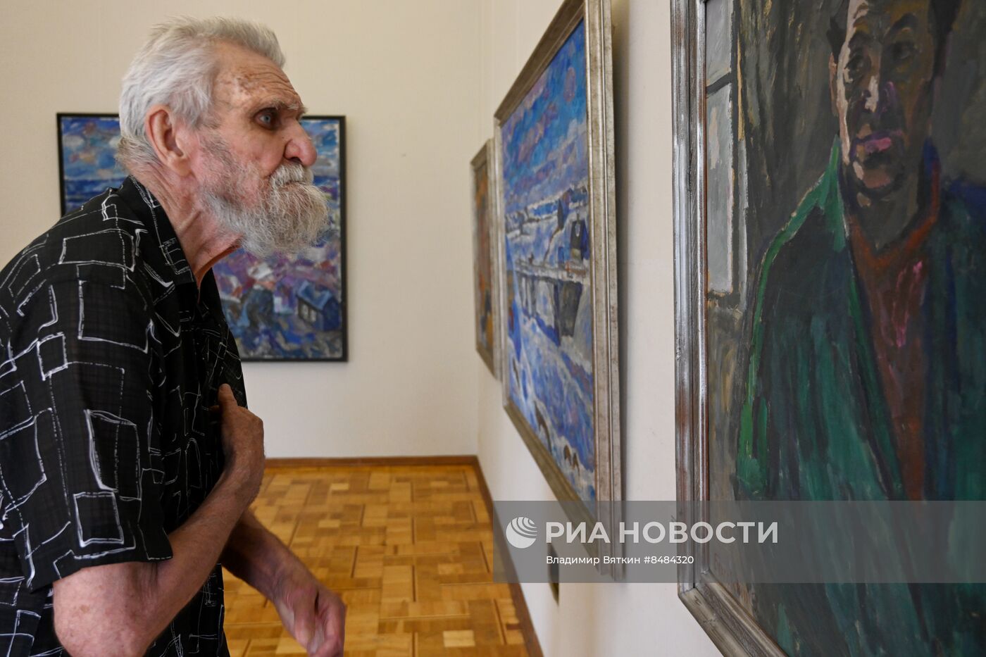 Выставка к 100-летию со дня рождения художника Э. Браговского
