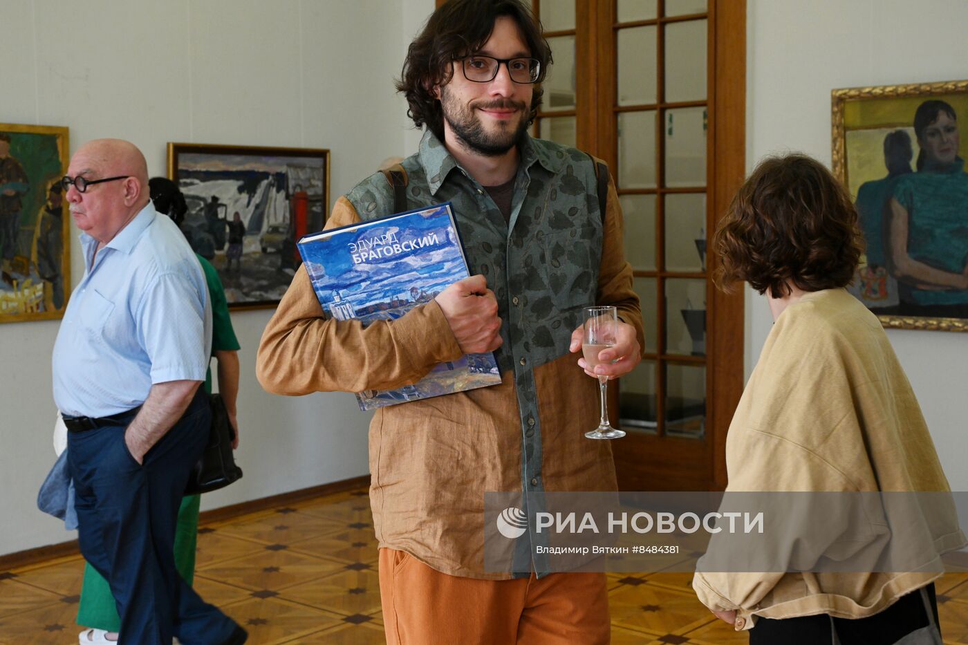 Выставка к 100-летию со дня рождения художника Э. Браговского
