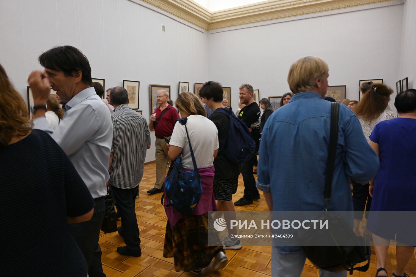Выставка к 100-летию со дня рождения художника Э. Браговского
