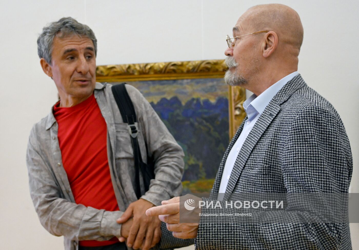 Выставка к 100-летию со дня рождения художника Э. Браговского