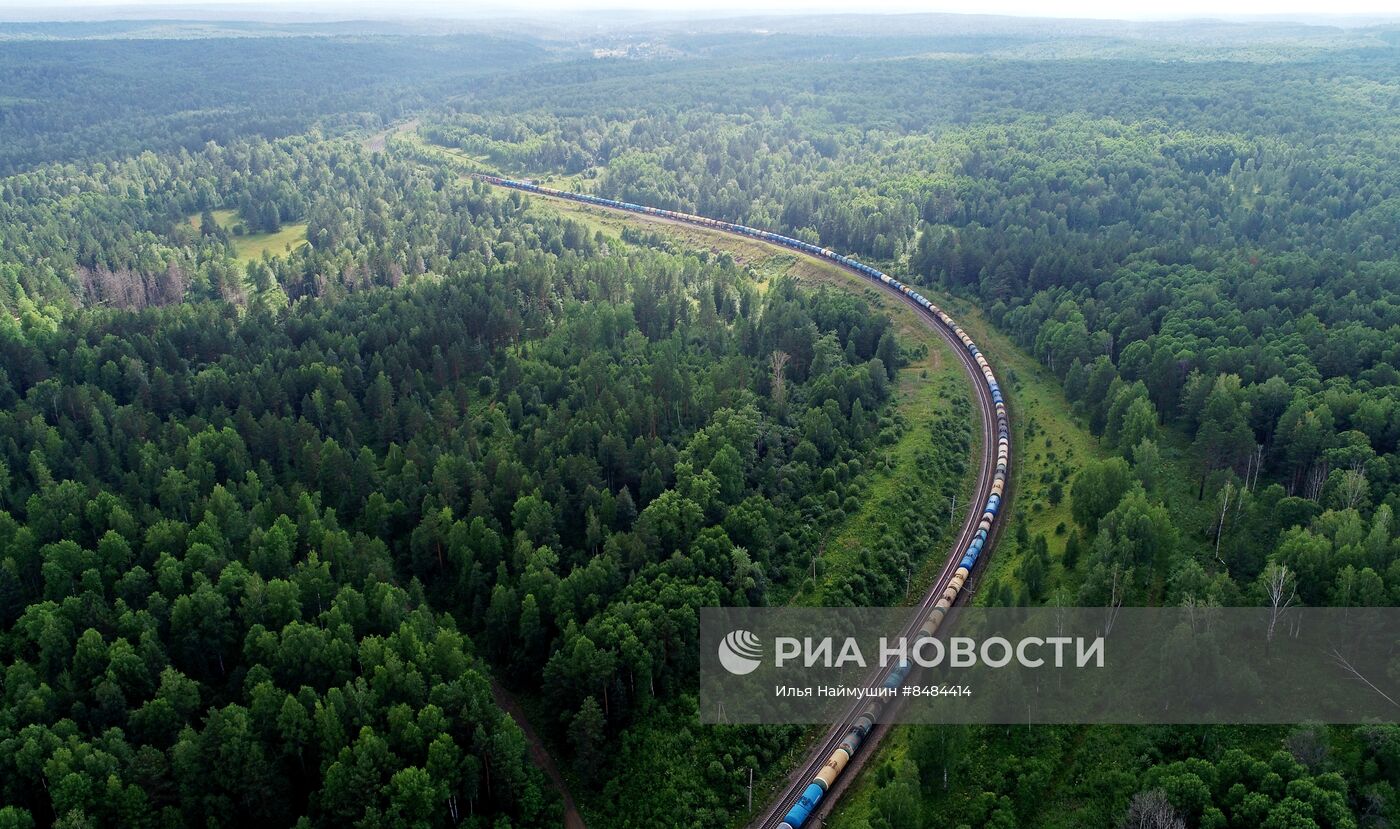 Поезда на Транссибирской железнодорожной магистрали 