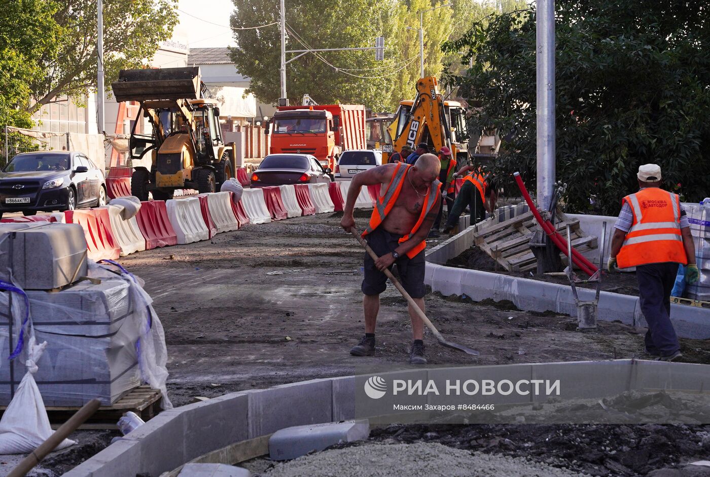 Ремонт центральной улицы Советской в Луганске