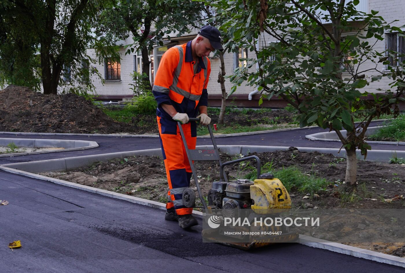 Ремонт центральной улицы Советской в Луганске