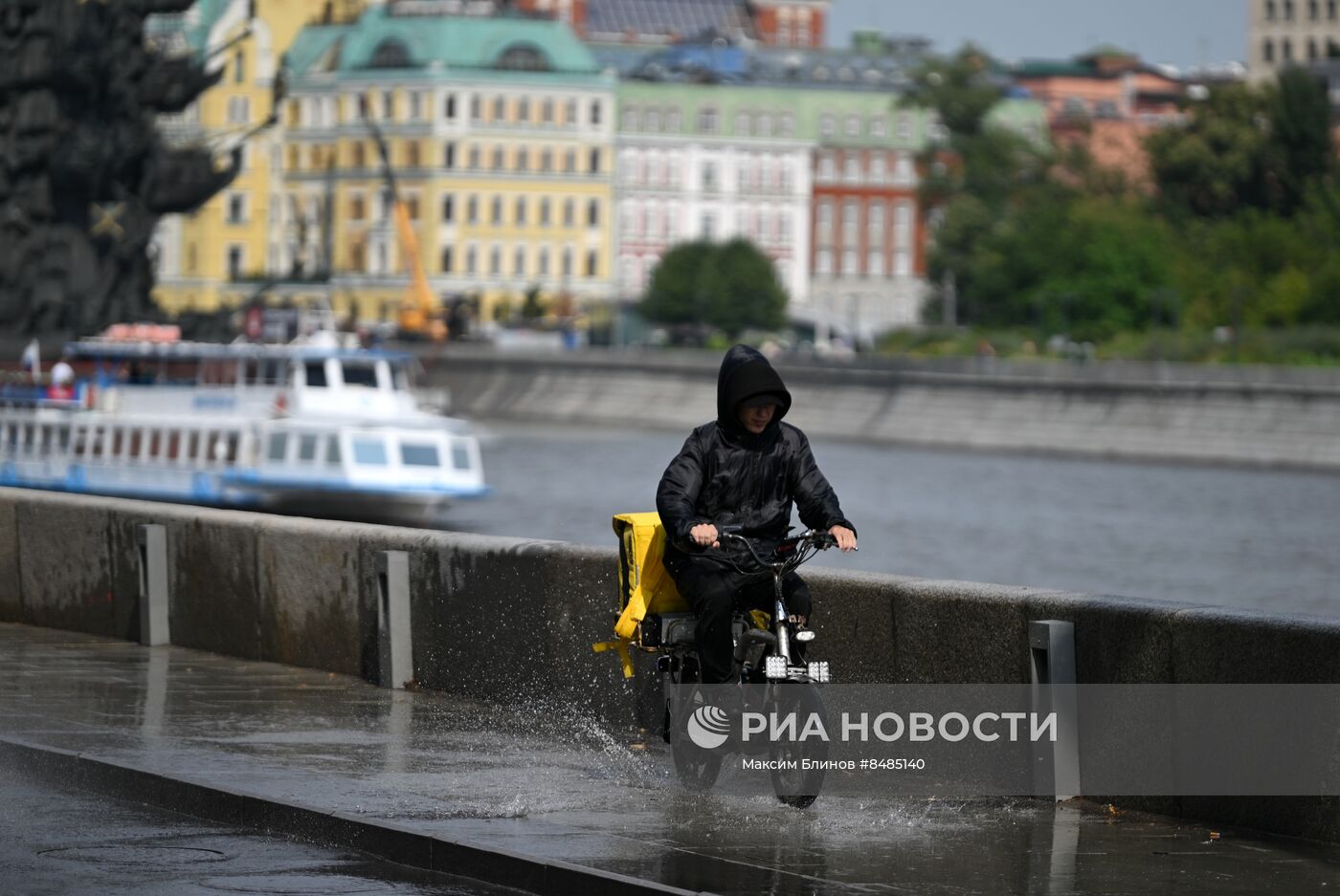 Дождь в Москве