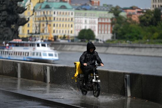 Дождь в Москве