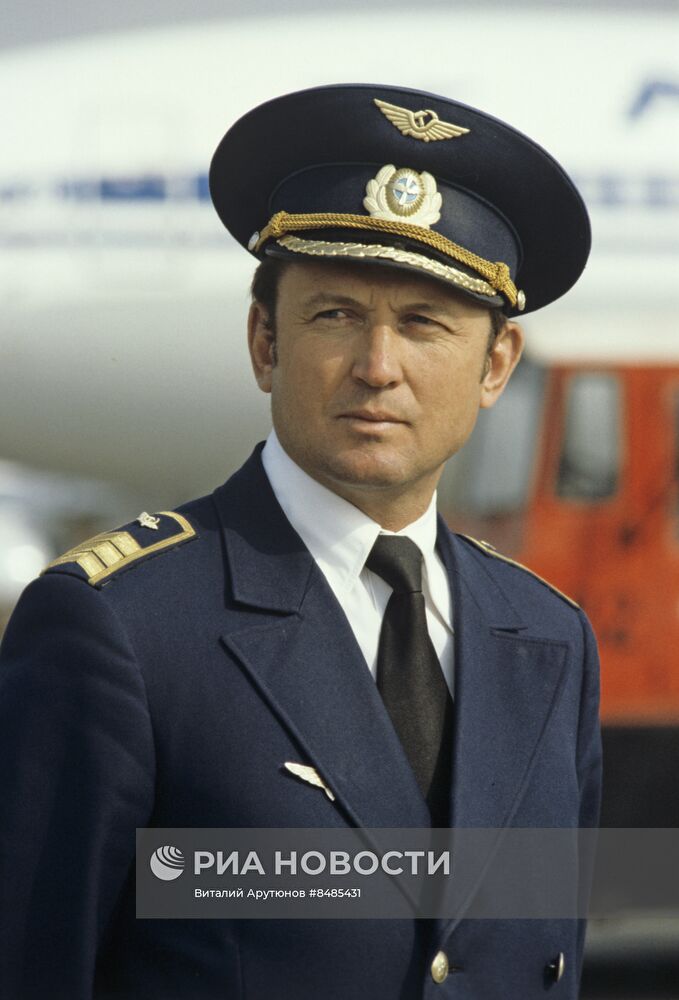 Командир воздушного судна Владимир Одинец