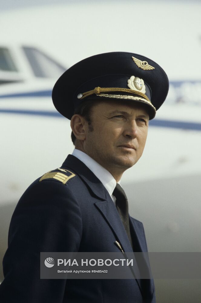 Командир воздушного судна Владимир Одинец