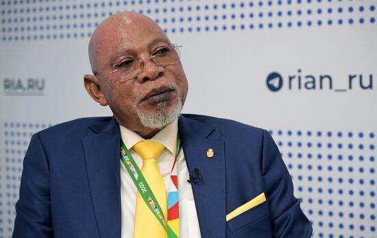 II Cаммит и форум "Россия - Африка". Стенд РИА Новости