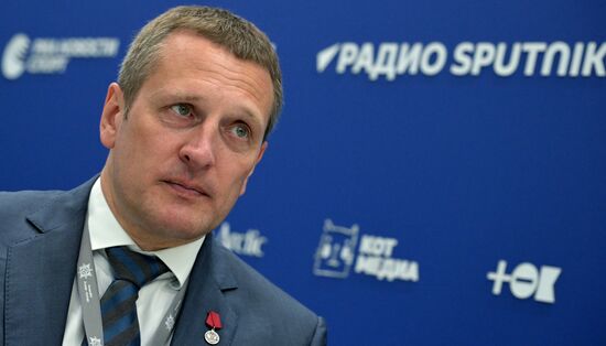 II Cаммит и форум "Россия - Африка". Стенд РИА Новости