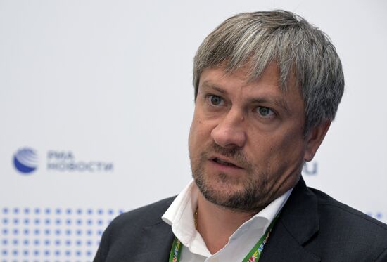 II Cаммит и форум "Россия - Африка". Стенд РИА Новости