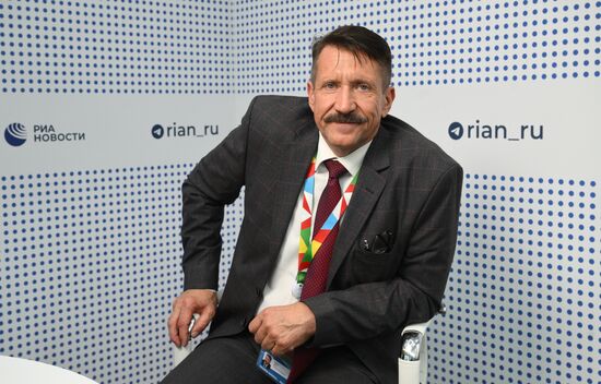 II Cаммит и форум "Россия - Африка". Стенд РИА Новости