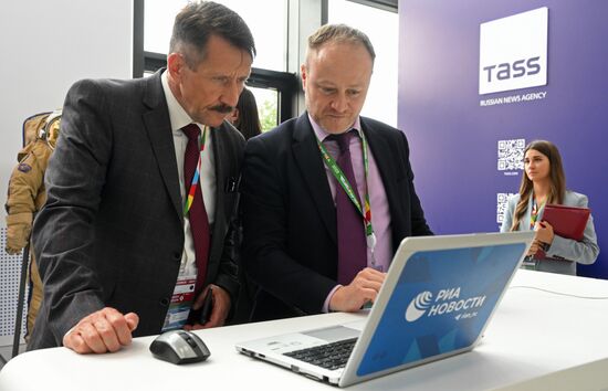 II Cаммит и форум "Россия - Африка". Стенд РИА Новости