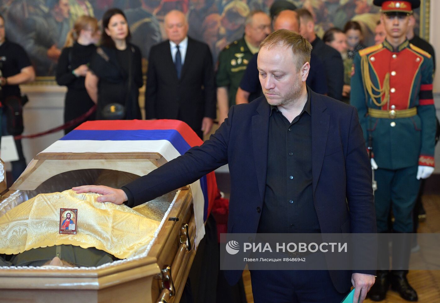 Прощание с погибшим в зоне СВО военкором РИА Новости Ростиславом Журавлевым