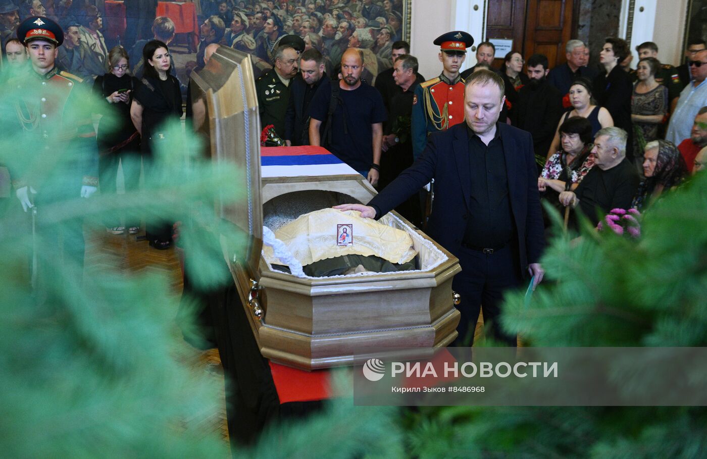 Прощание с погибшим в зоне СВО военкором РИА Новости Ростиславом Журавлевым