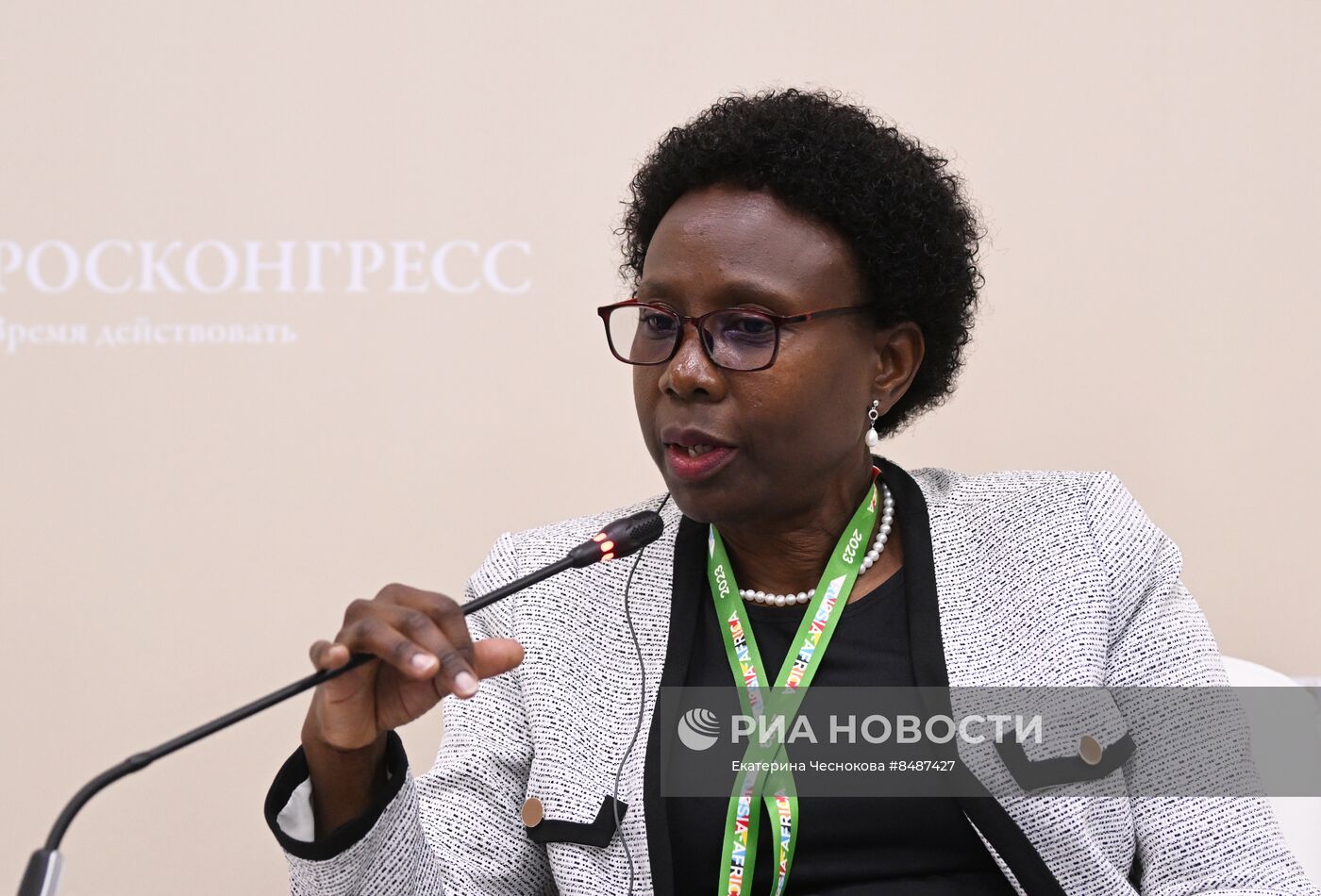 II Cаммит и форум "Россия - Африка". От помощи к партнерству: совместные усилия в борьбе с эпидемиями