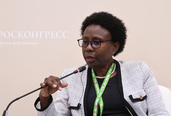 II Cаммит и форум "Россия - Африка". От помощи к партнерству: совместные усилия в борьбе с эпидемиями