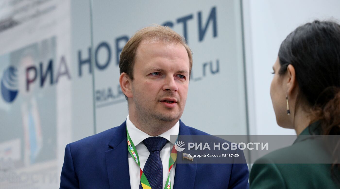 II Cаммит и форум "Россия - Африка". Стенд РИА Новости