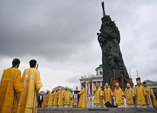 Патриаршее служение в День Крещения Руси
