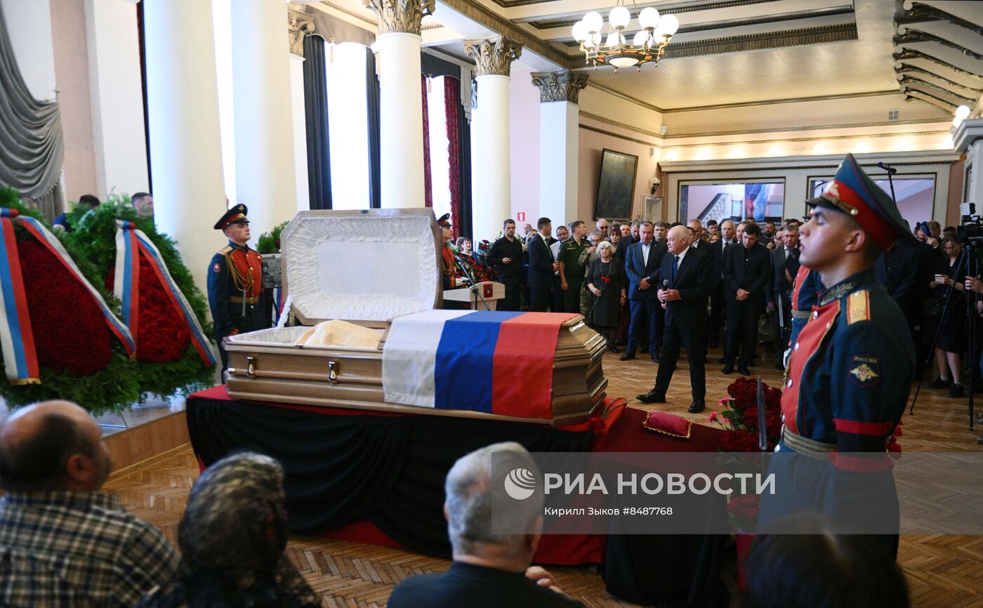 Прощание с погибшим в зоне СВО военкором РИА Новости Ростиславом Журавлевым
