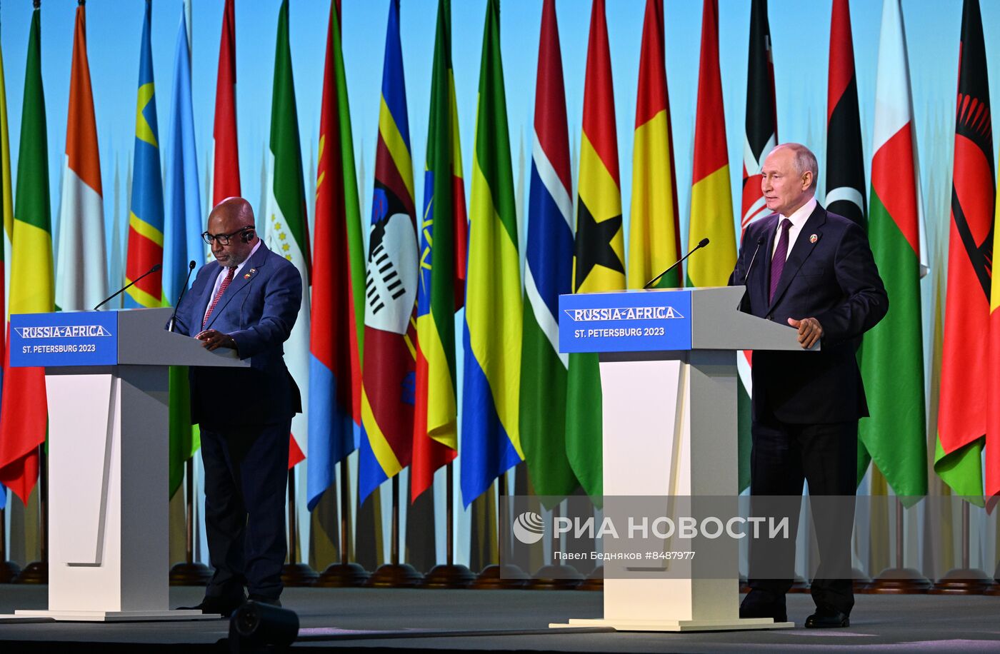 Заявления для СМИ В. Путина и А. Ассумани