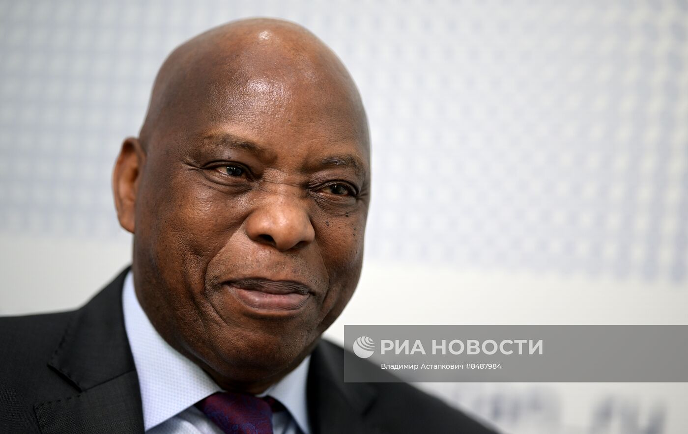 II Cаммит и форум "Россия - Африка". Стенд РИА Новости