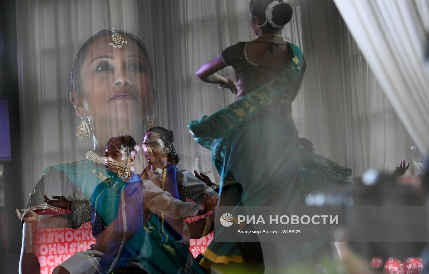 Спектакль "Утсав - Праздник жизни"
