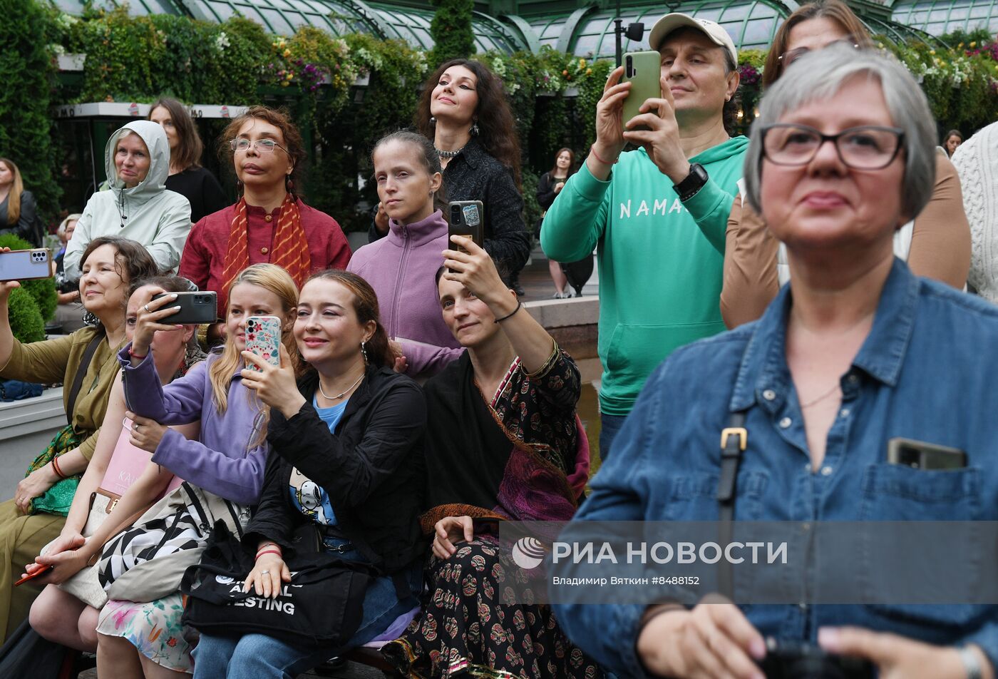 Спектакль "Утсав - Праздник жизни"