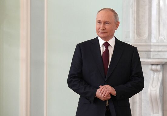 Беседа президента РФ В. Путина с президентом ЮАР С. Рамафозой